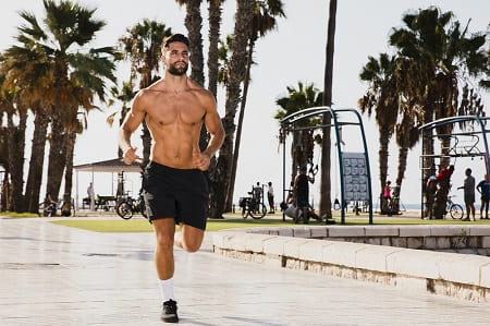 Rester fit en vacances : les clés pour ne rien lâcher même en congé